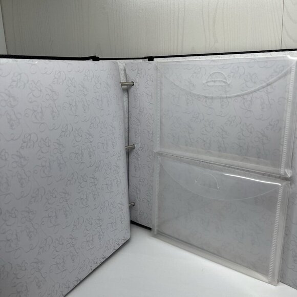 Disney Minnie Mouse The Main Attraction Collector Book Binder only NO pins - Picture 16 of 16